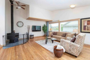 Great 3-bedroom Vacation home Steps from the Ocean